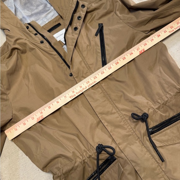 Calvin Klein Women’s Brown Windbreaker with Black Details - Picture 7 of 10